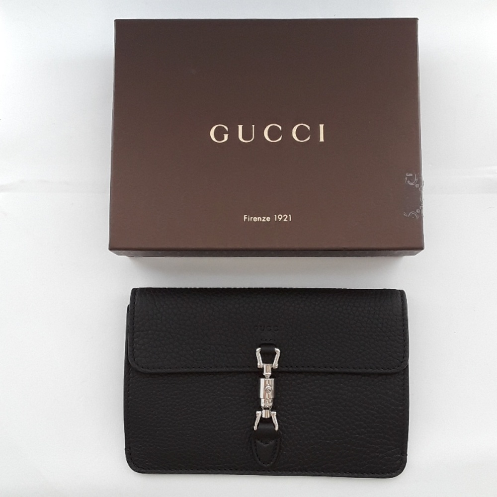 New in box 100% Authentic GUCCI wallet. 364434